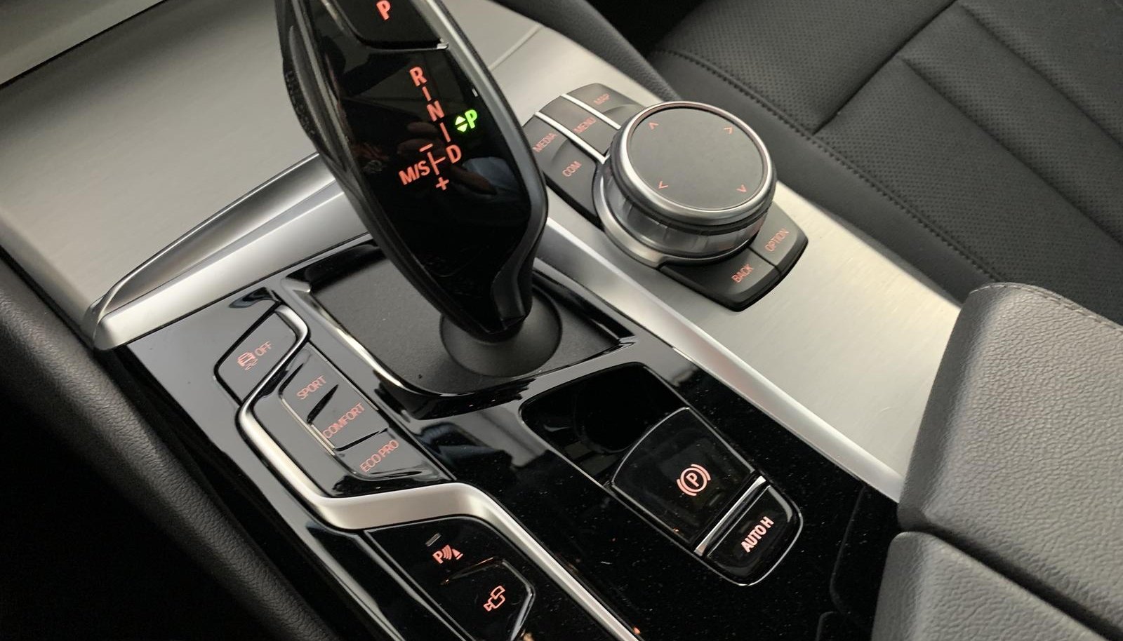 BMW 5 d T DRIVING ASS PRO/PANO/360°KAM/STANHZ/LEDER 11