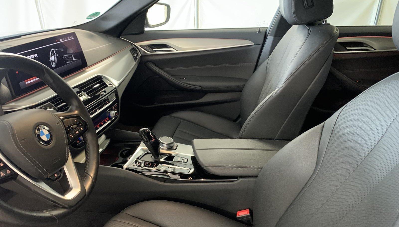BMW 5 d T DRIVING ASS PRO/PANO/360°KAM/STANHZ/LEDER 9