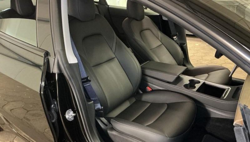 Tesla Model 3 Long Range RWD 4