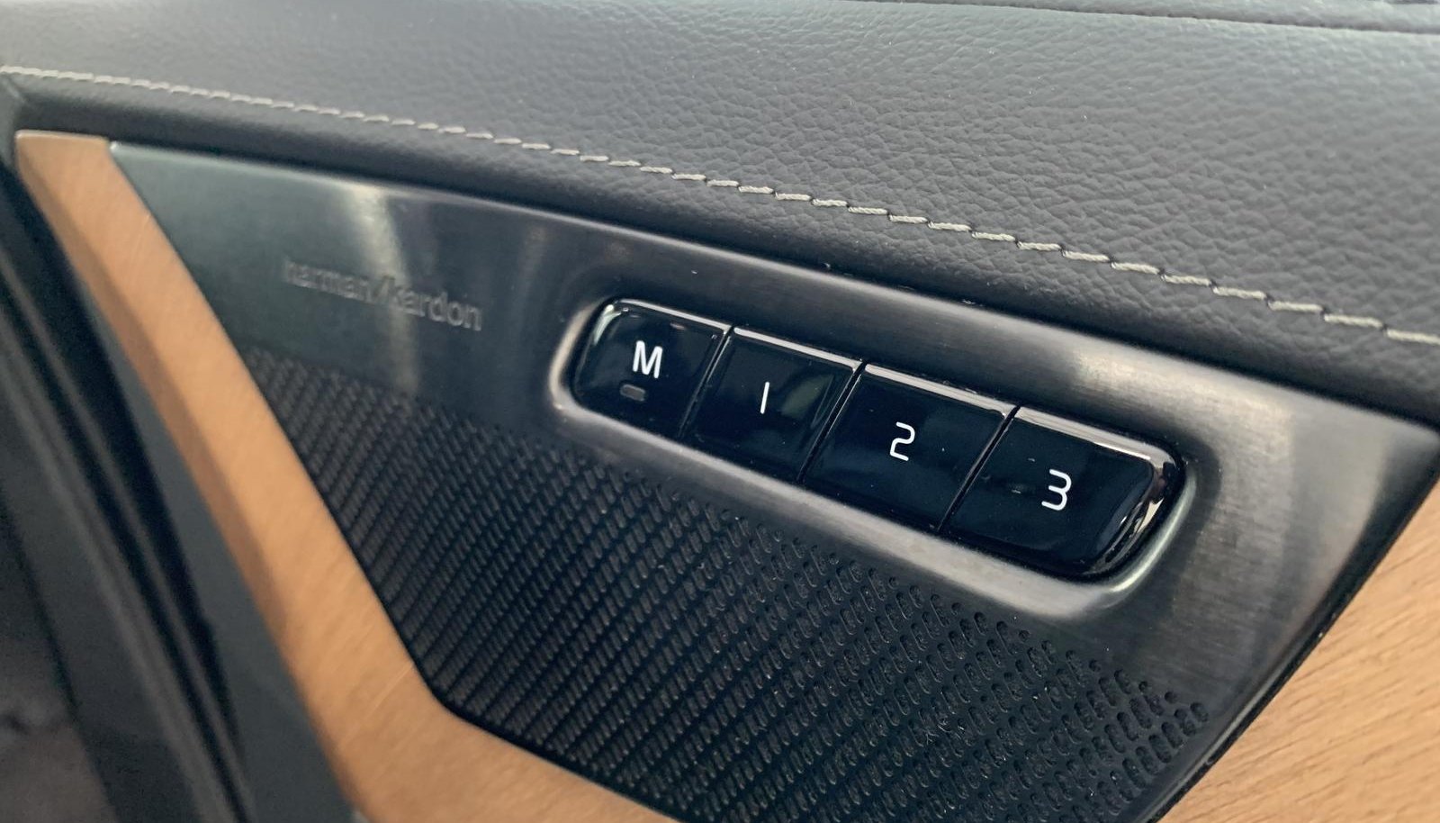 Volvo XC90 Inscription Edition Recharge Plug-In Hybrid AWD 3