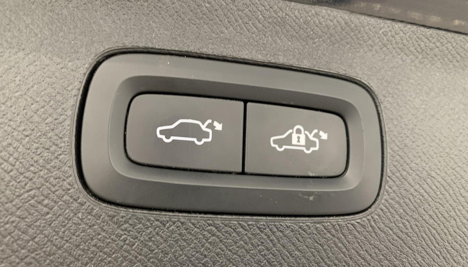 Volvo XC90 Inscription Edition Recharge Plug-In Hybrid AWD 7