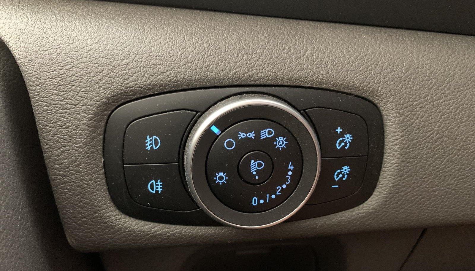 Ford Tourneo Titanium 11