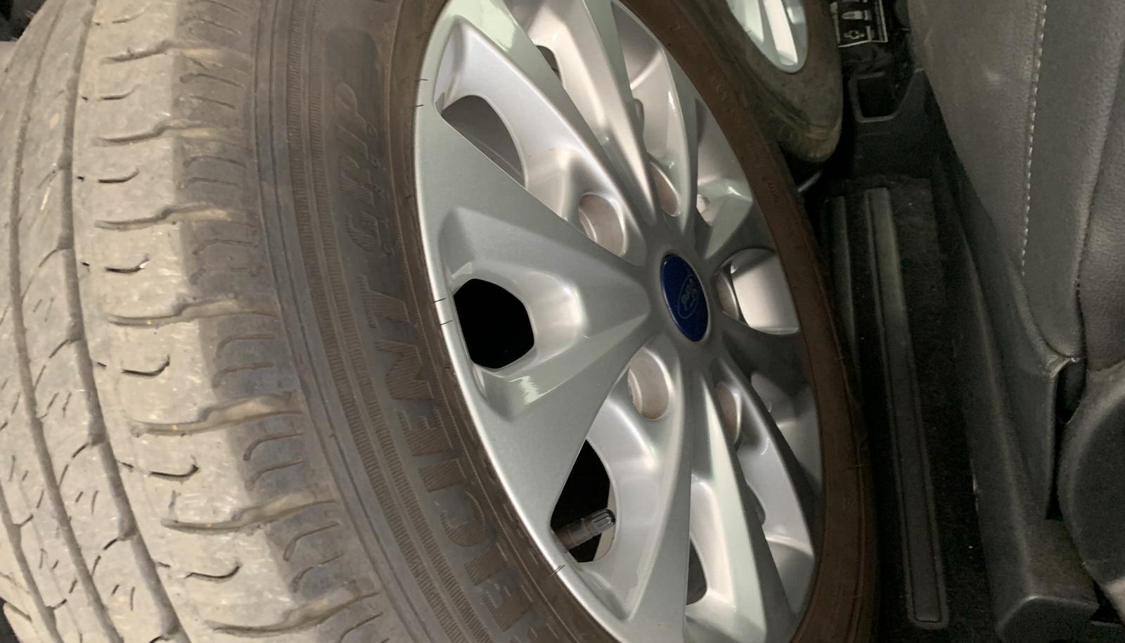 Ford Tourneo Titanium 3