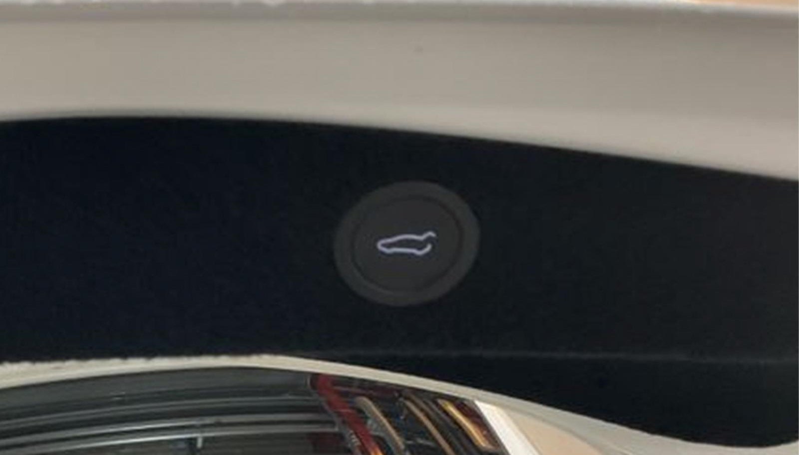 Tesla Model 3 Highland 8
