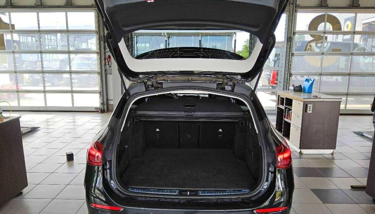 Mercedes-Benz C AMG Line NewMod 10