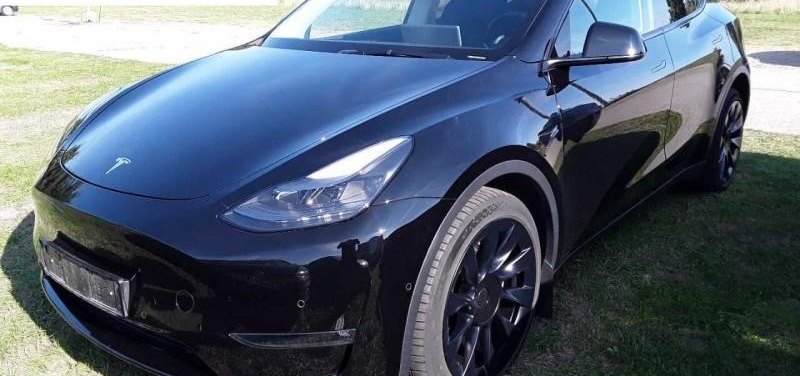Tesla Model Y Long Range Dual AWD