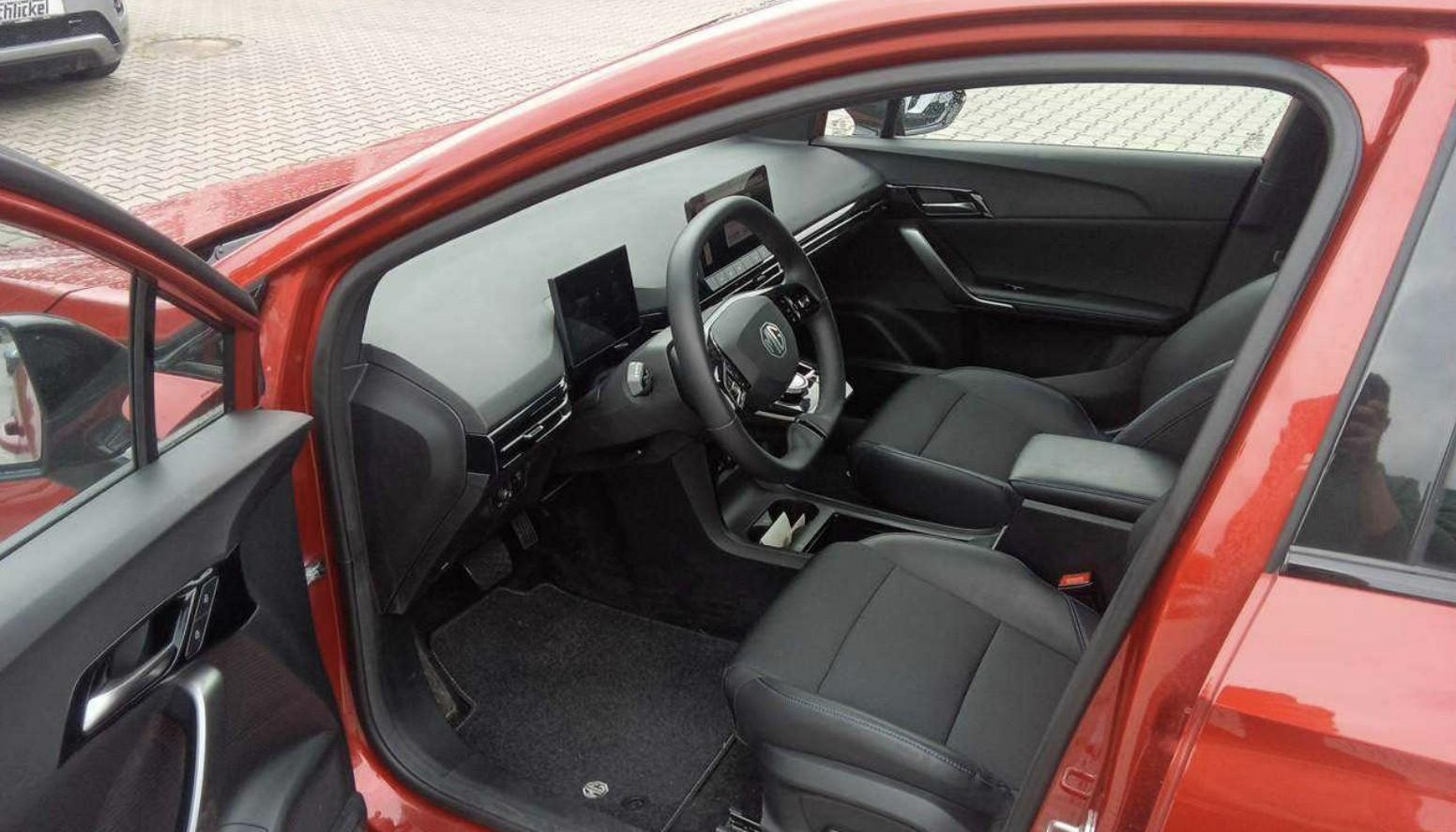 MG MG4 Luxury MG4 Maximal 64KWH! 6