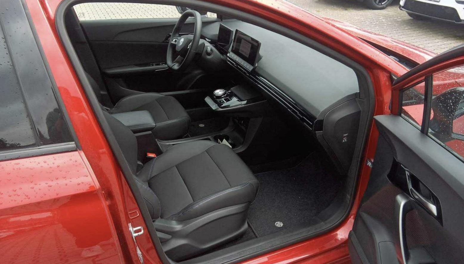 MG MG4 Luxury MG4 Maximal 64KWH! 7