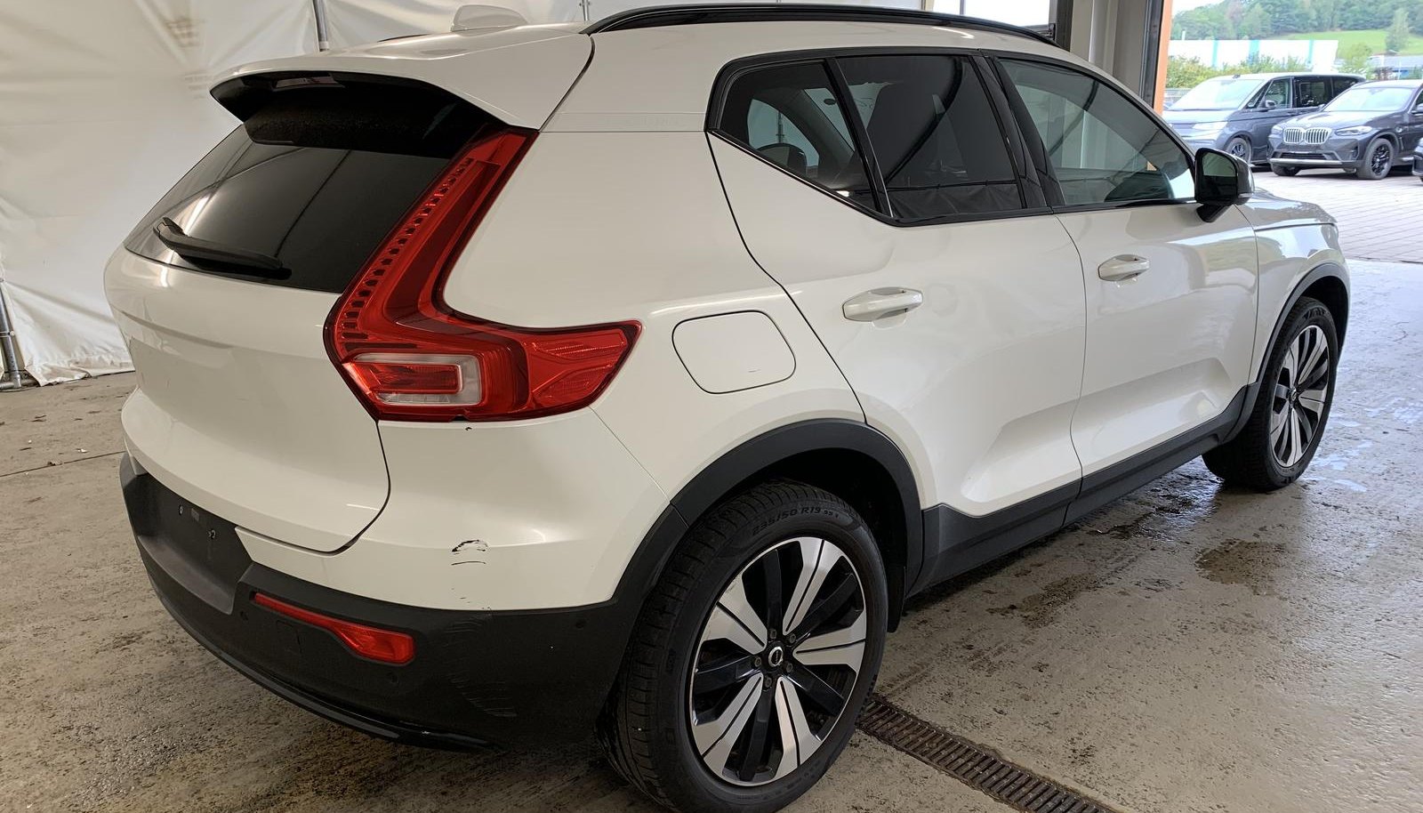 Volvo XC40 Plus Dark 4