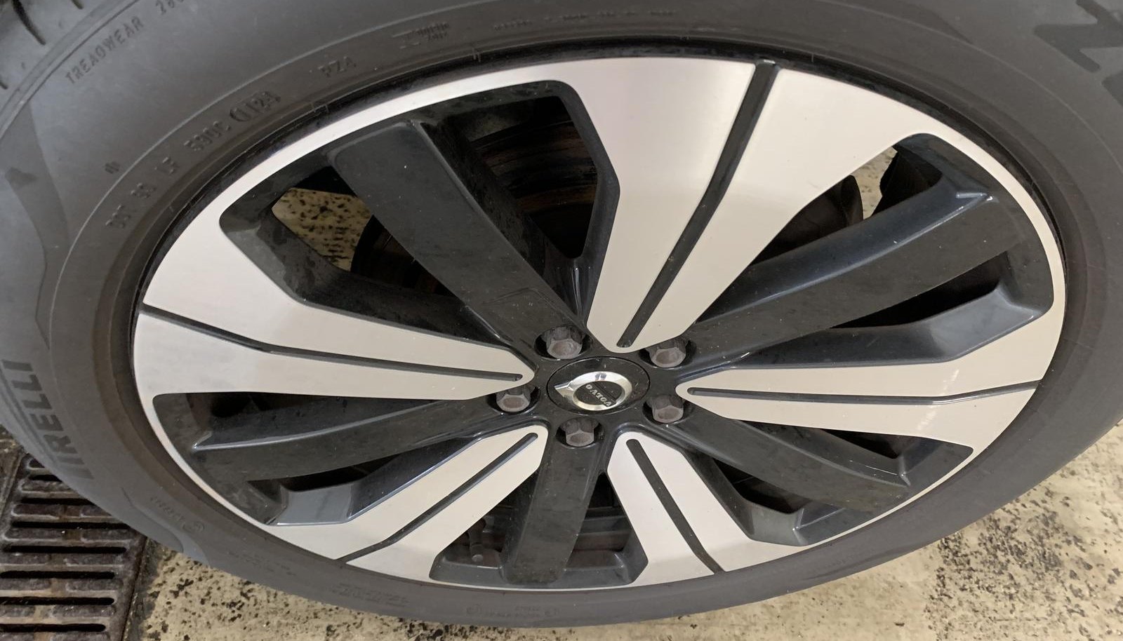 Volvo XC40 Plus Dark 7