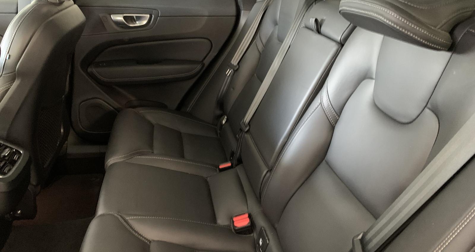 Volvo XC60 Ultimate Dark AWD 11
