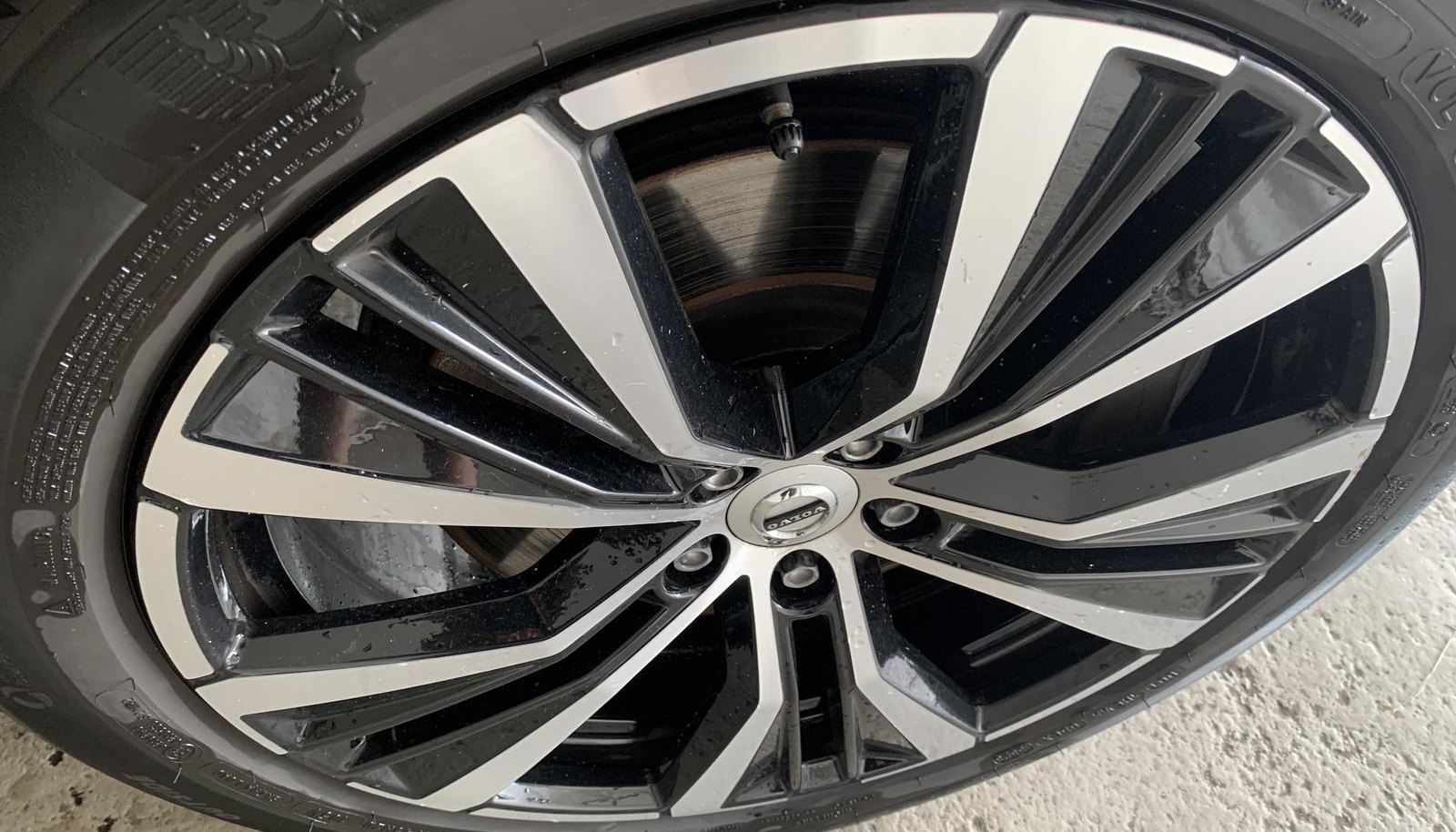 Volvo XC60 Ultimate Dark AWD 3
