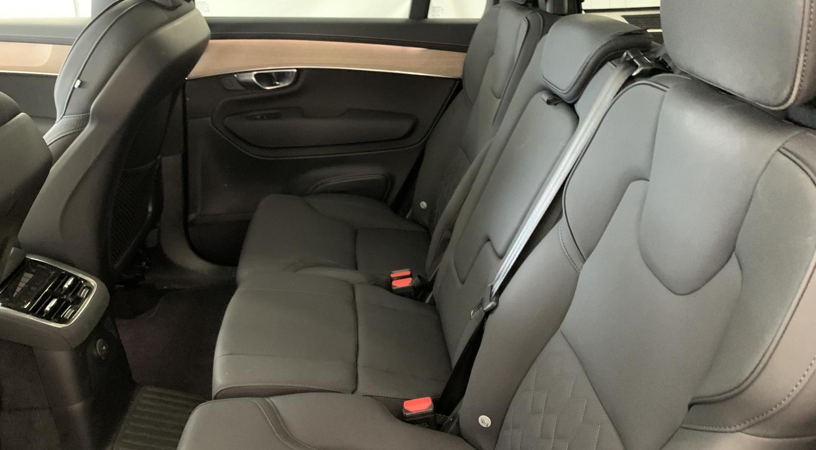 Volvo XC90 Plus Dark Recharge Plug-In Hybrid AWD 10