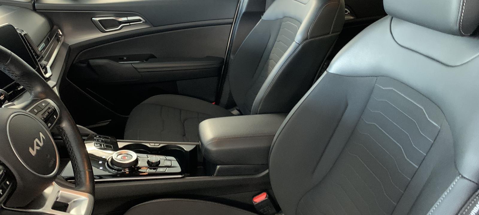 Kia Sportage Plug-In Hybrid 4WD 8