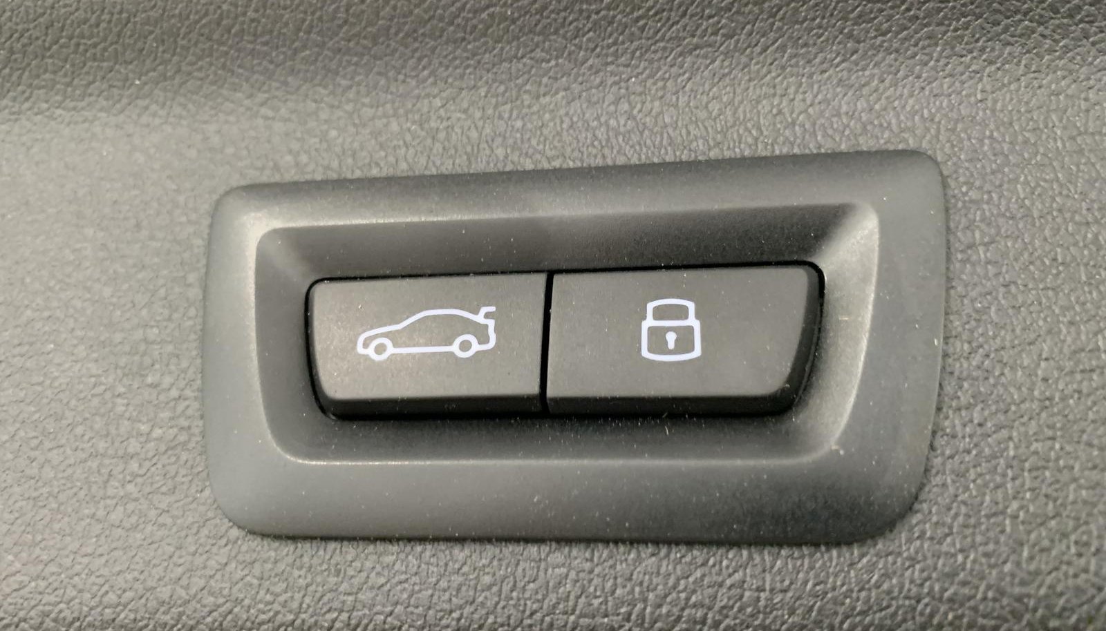 BMW X1 23d xDrive NAVI/AHKLED/DRIVING ASS 5