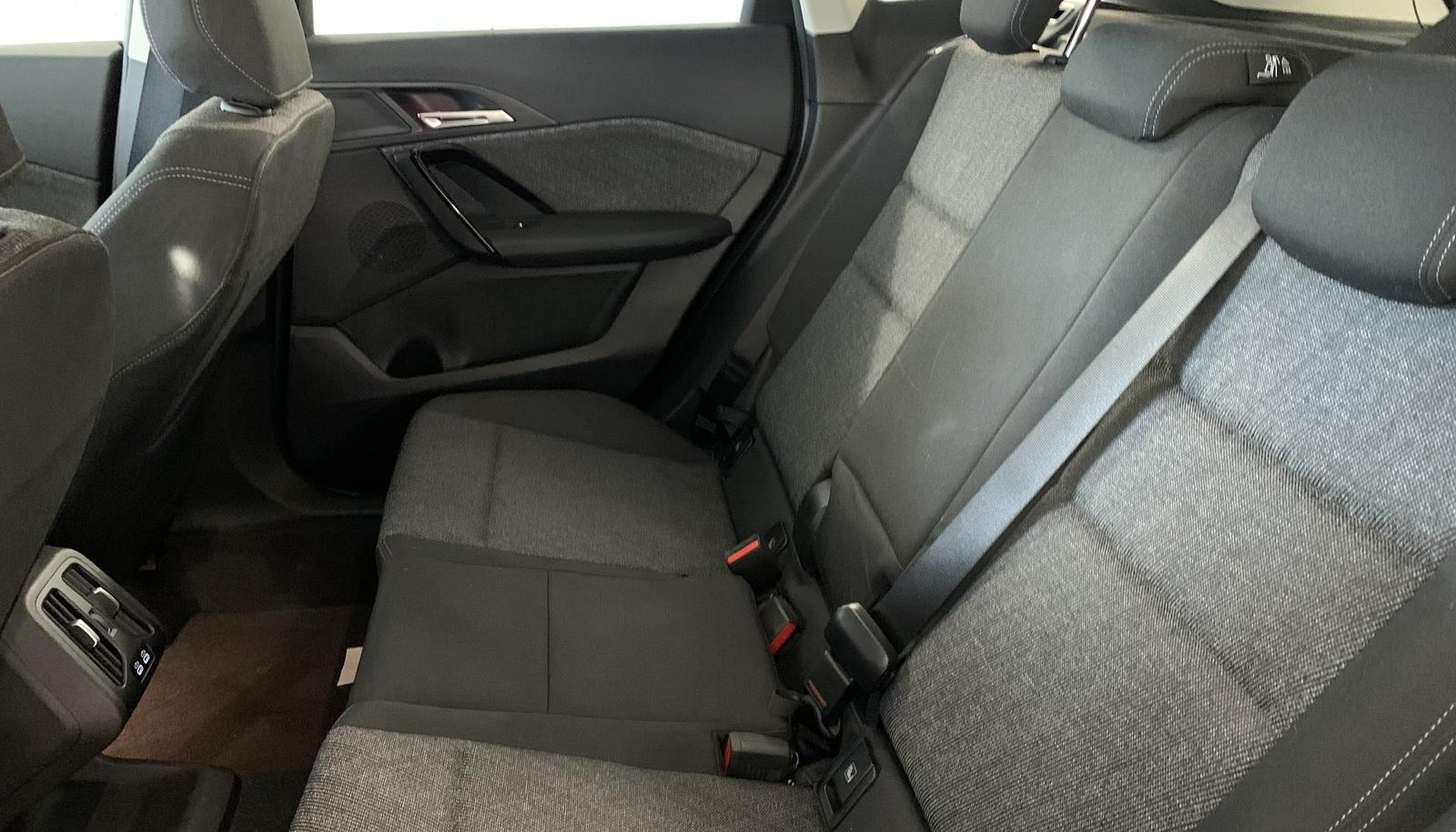 BMW X1 23d xDrive NAVI/AHKLED/DRIVING ASS 8