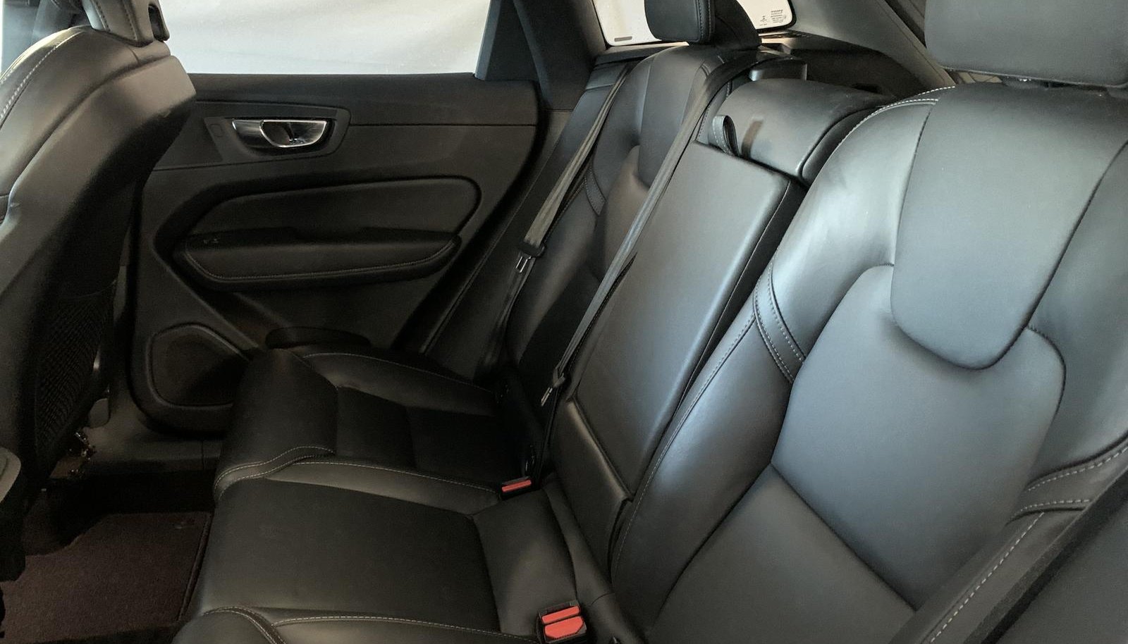 Volvo XC60 Plus Bright AWD 11