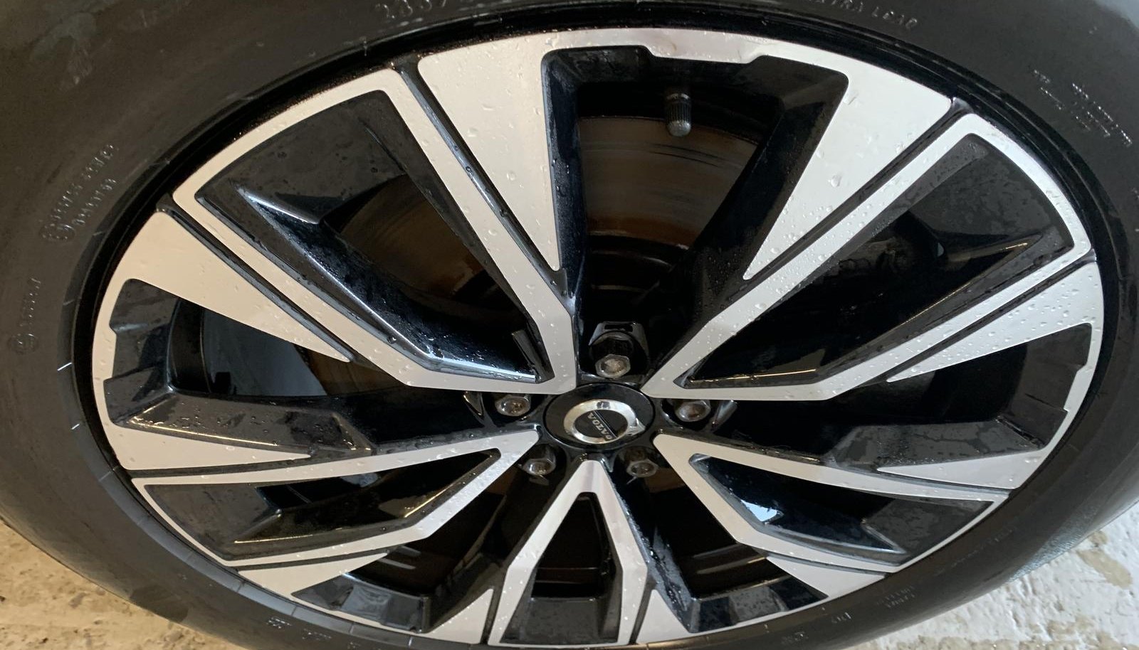 Volvo XC60 Plus Bright AWD 3
