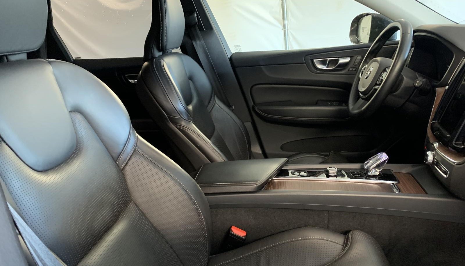 Volvo XC60 Plus Bright AWD 4
