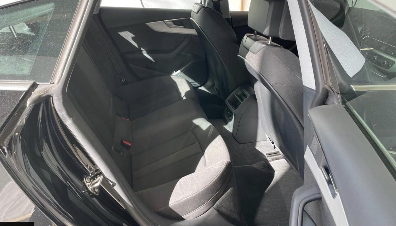 Audi A5 40 TDI basis 9