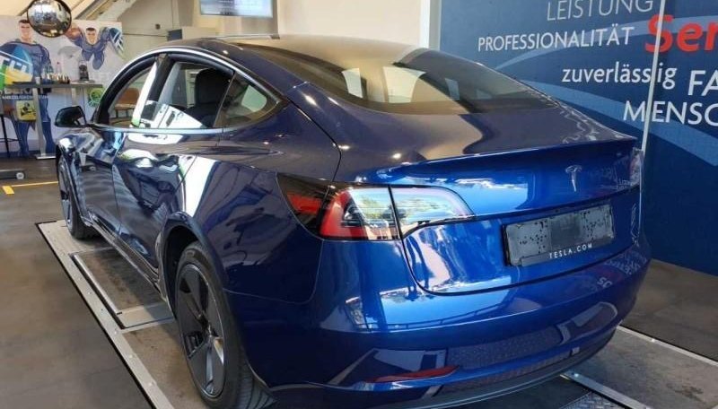 Tesla Model 3 Standard Range 2