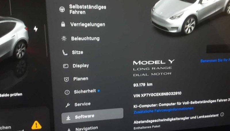 Tesla Model Y Long Range Dual AWD 9