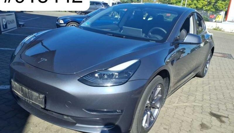 Tesla Model 3 Long Range RWD
