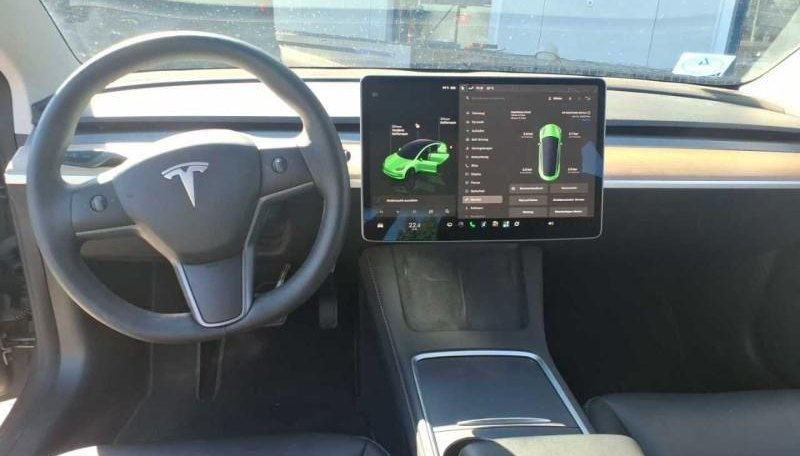 Tesla Model 3 Long Range RWD 7