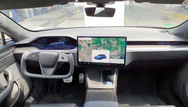 Tesla Model S Plaid 2