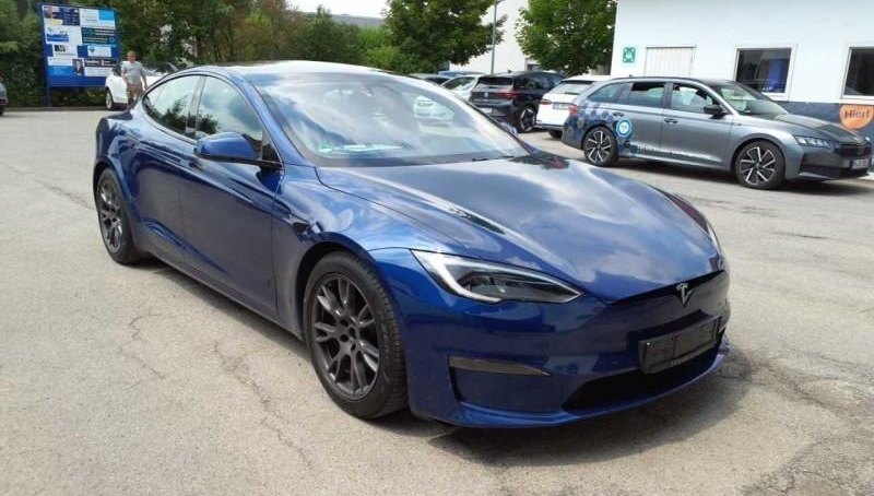 Tesla Model S Plaid 7