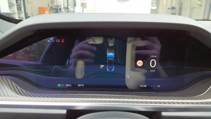 Tesla Model S Plaid 8