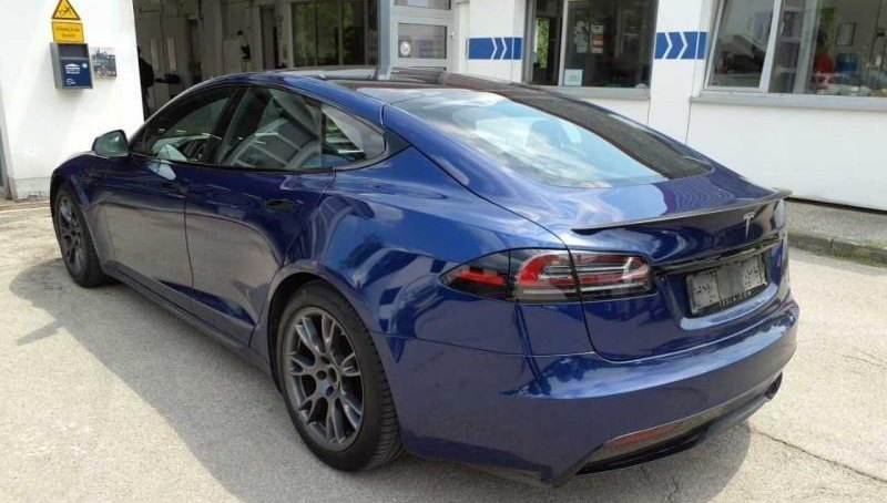 Tesla Model S Plaid 9
