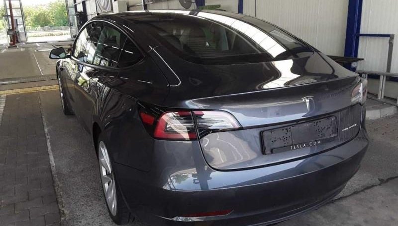 Tesla Model 3 Long Range Dual AWD 4