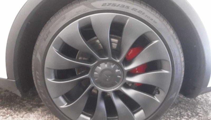 Tesla Model Y Performance Dual AWD 3