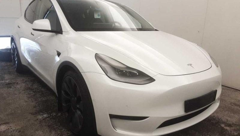 Tesla Model Y Performance Dual AWD 7
