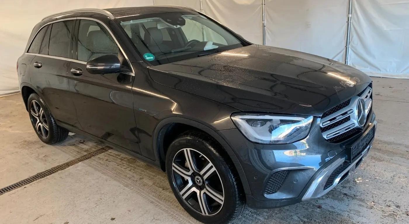 Mercedes-Benz GLC GLC 300 e 4Matic 2