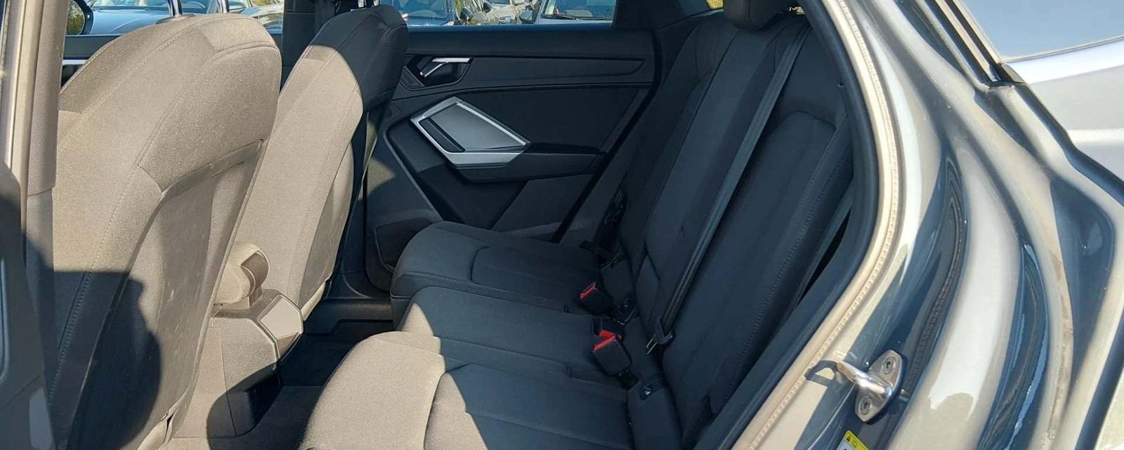 Audi Q3 35 TDI basis 9
