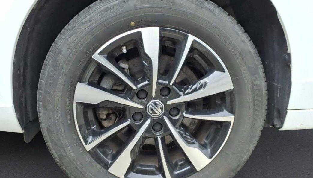 MG MG5 Comfort 5