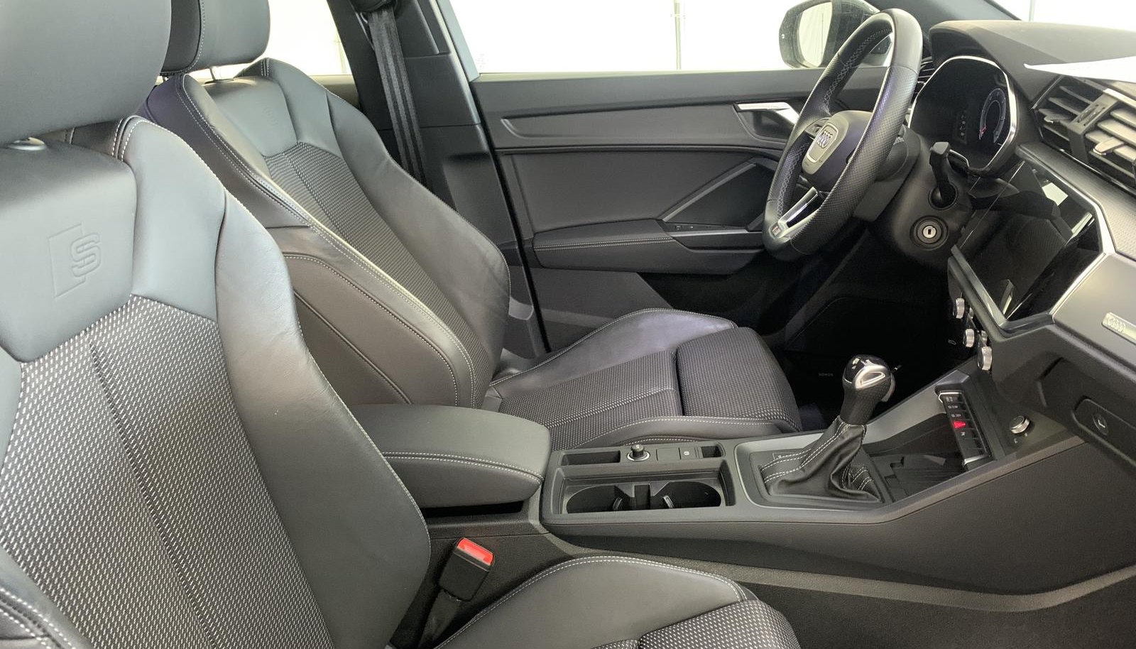 Audi Q3 S-Line 3