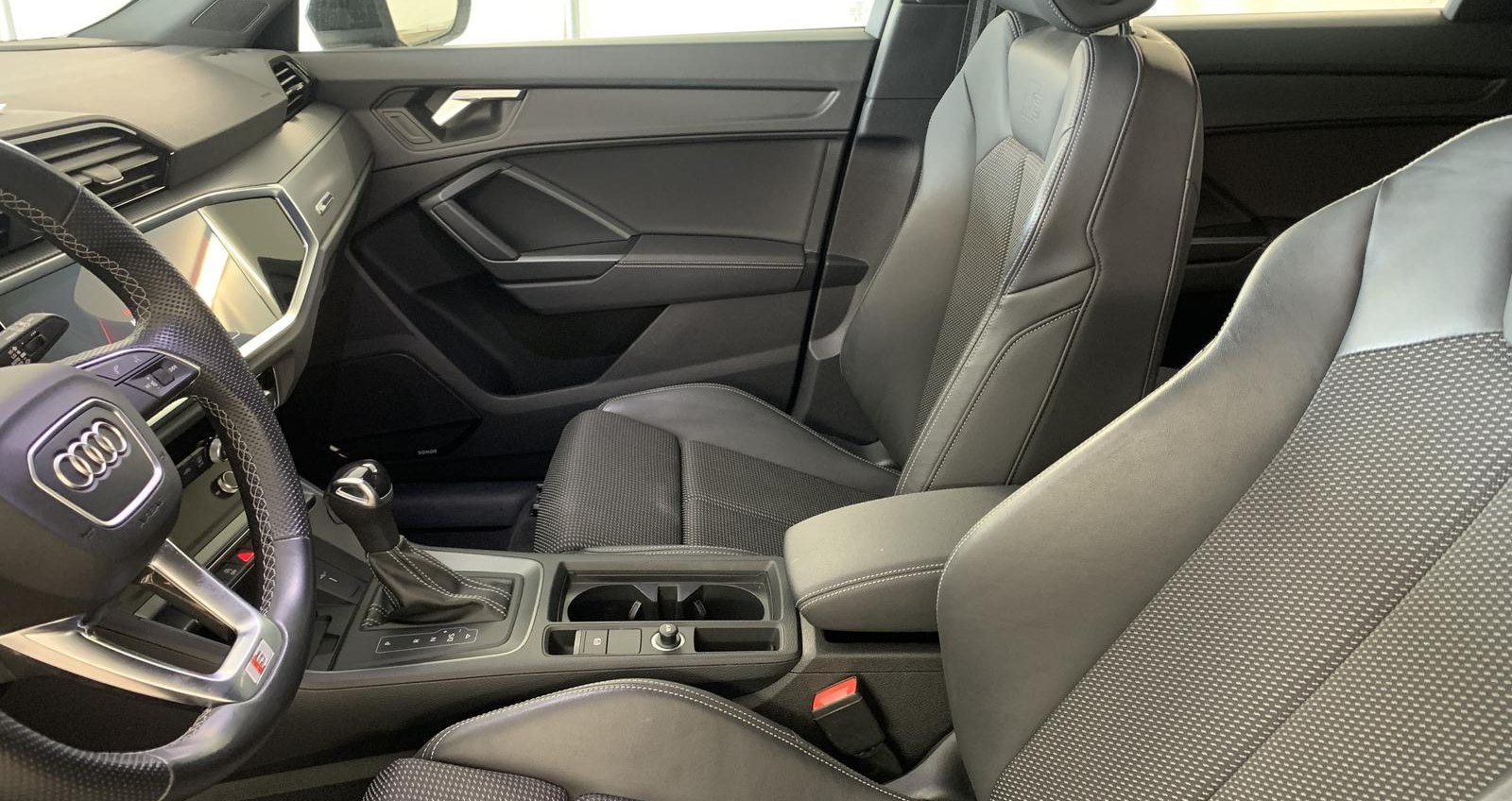 Audi Q3 S-Line 8