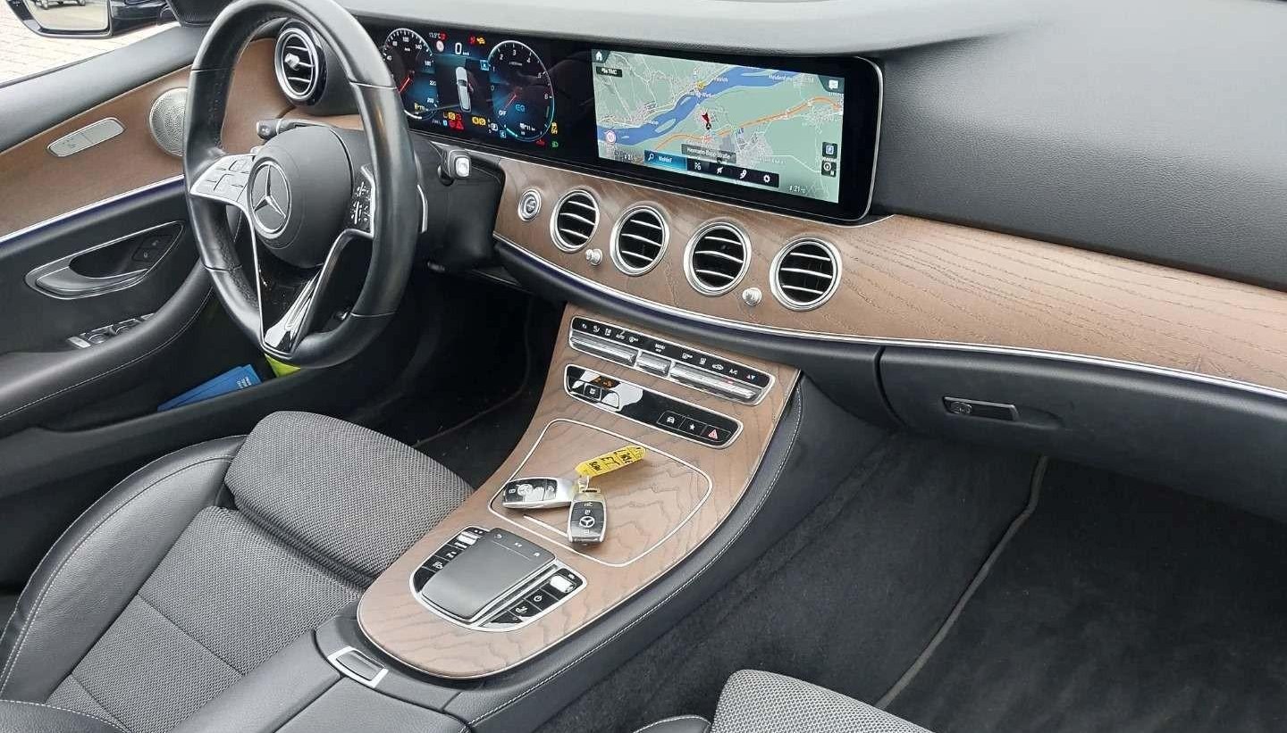 Mercedes-Benz E E 300 de 4Matic AMG Line 3