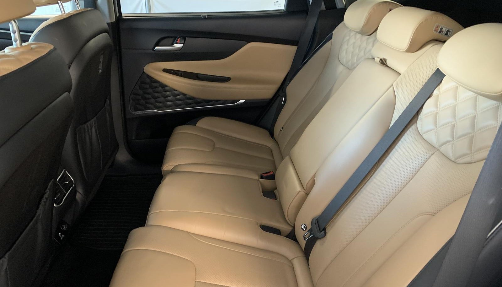 Hyundai Santa Prime Plug-In Hybrid 4WD 9