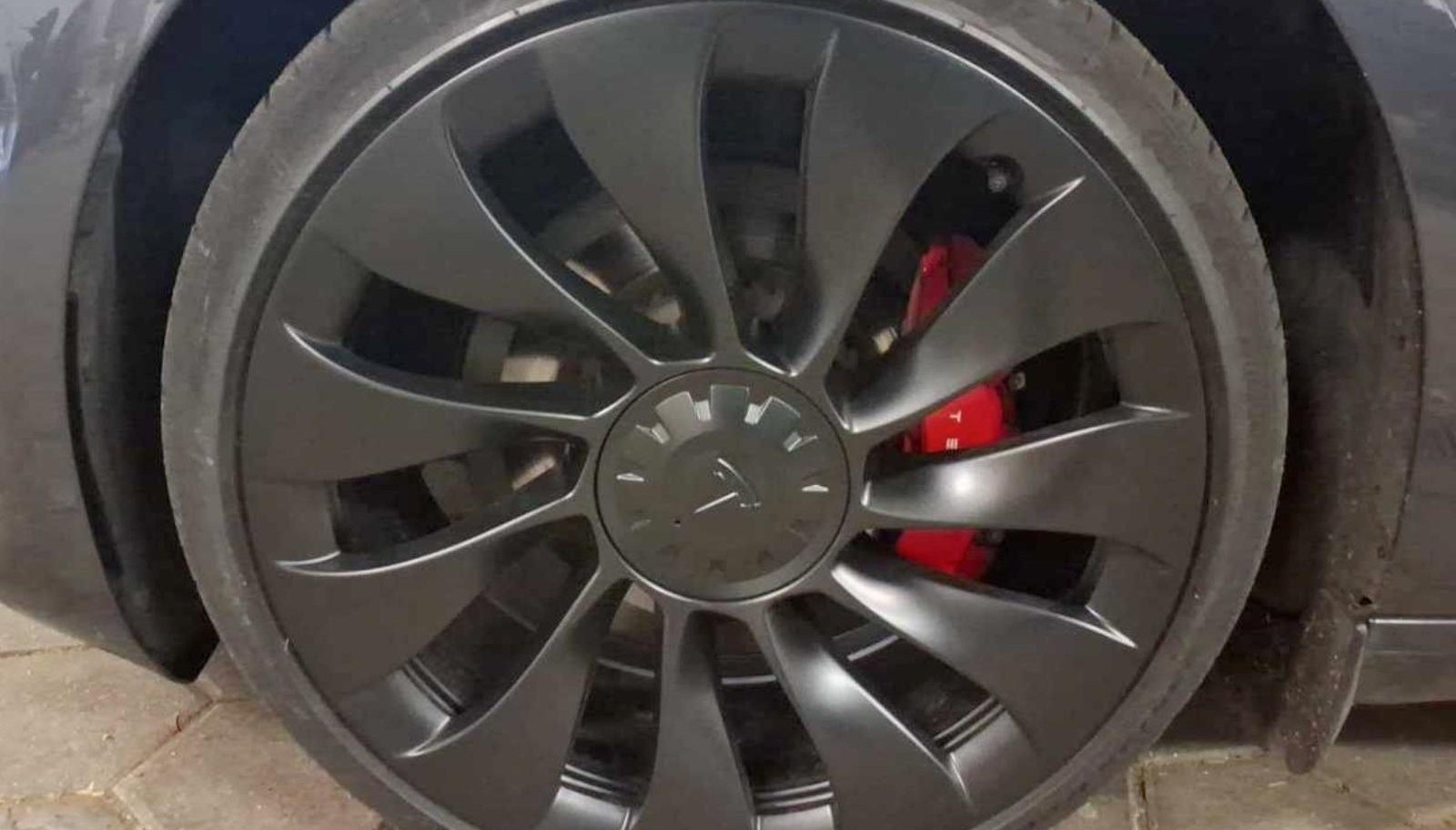 Tesla Model 3 Performance Dual AWD 2