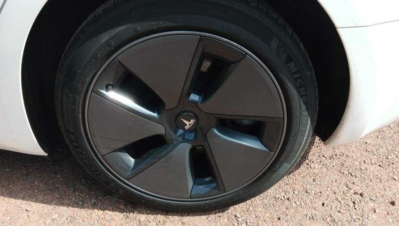 Tesla Model 3 Long Range RWD 3