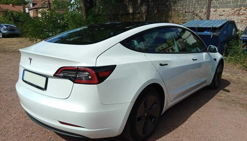Tesla Model 3 Long Range RWD 4