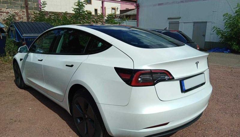 Tesla Model 3 Long Range RWD 8