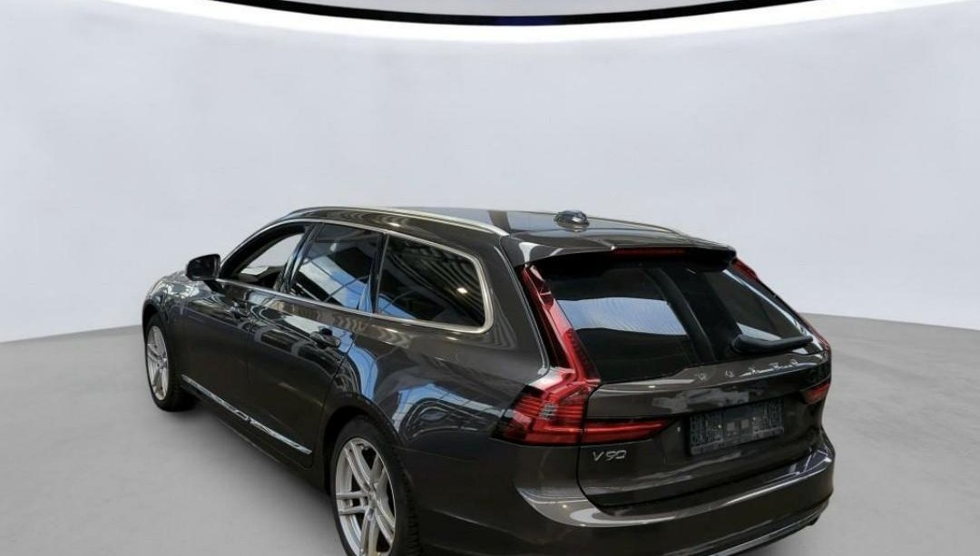 Volvo V90 Recharge Core 3