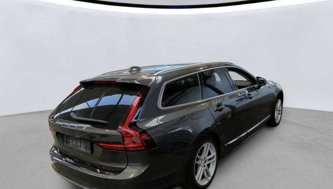 Volvo V90 Recharge Core 4