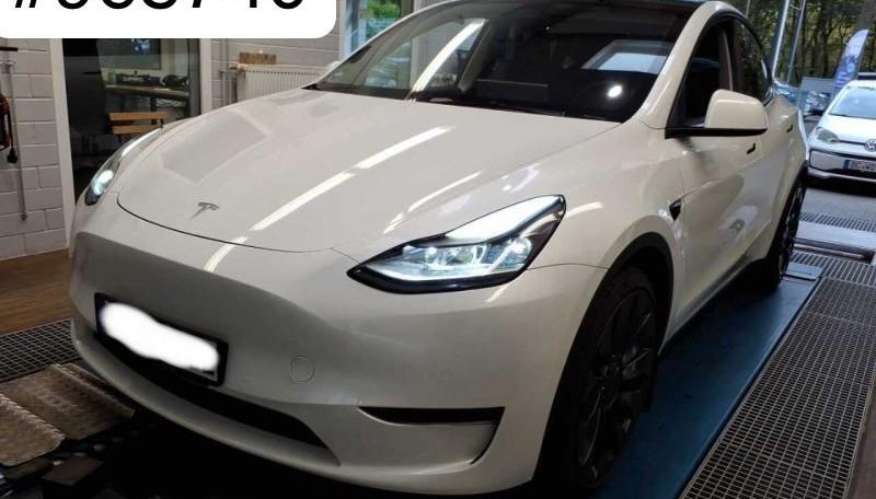 Tesla Model Y Performance Dual AWD