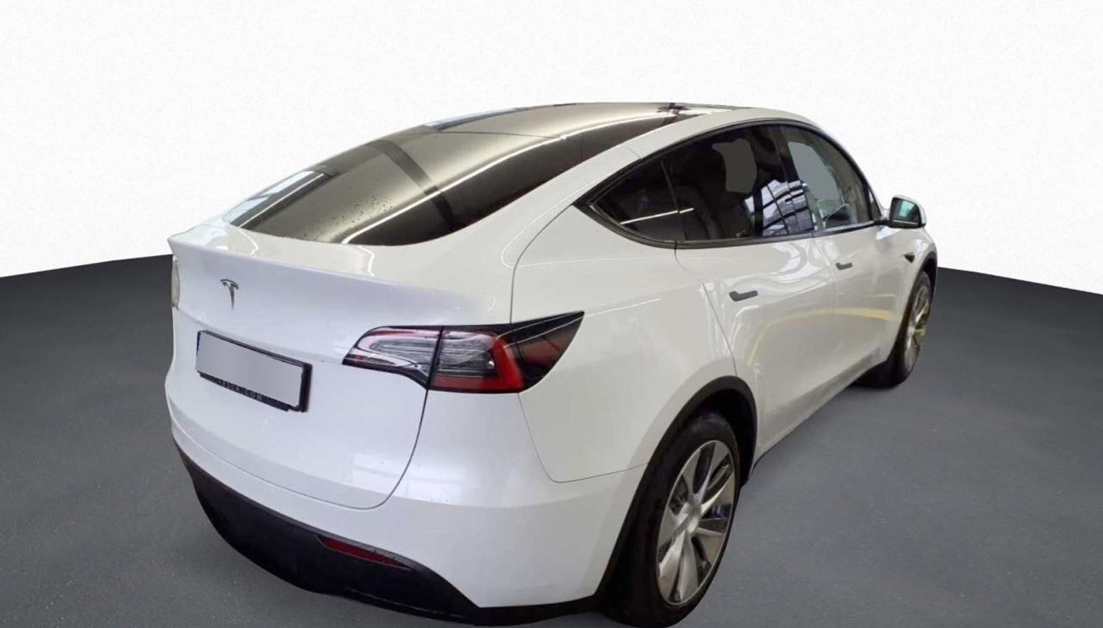 Tesla Model Y Basis RWD 3